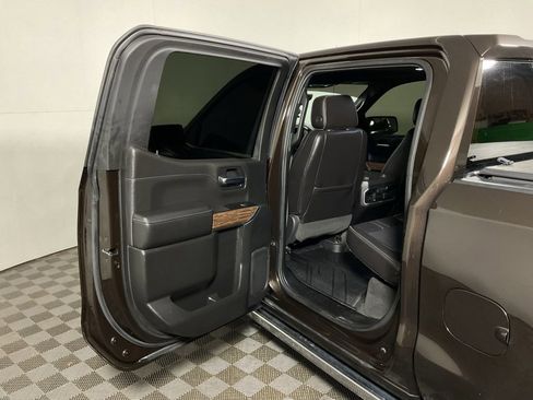 Used 2019 Chevrolet Silverado 1500 High Country w/ Technology Package AWD/4WD image 30