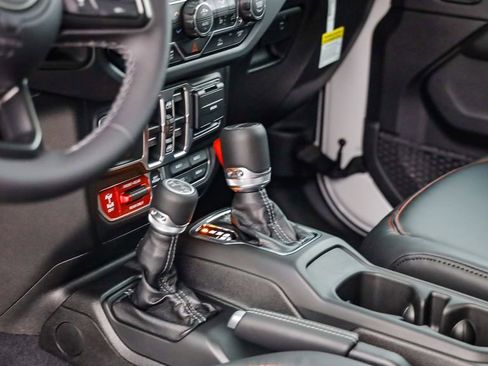 New 2026 Jeep Gladiator Rubicon w/ Steel Bumper Group image 24