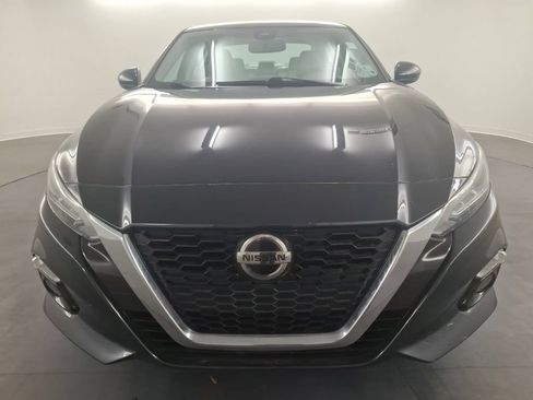 Used 2020 Nissan Altima 2.5 SL FWD image 2