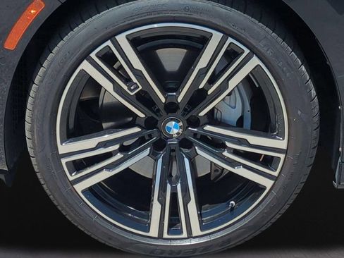 Used 2023 BMW 740i w/ Parking Assistance Package RWD image 22
