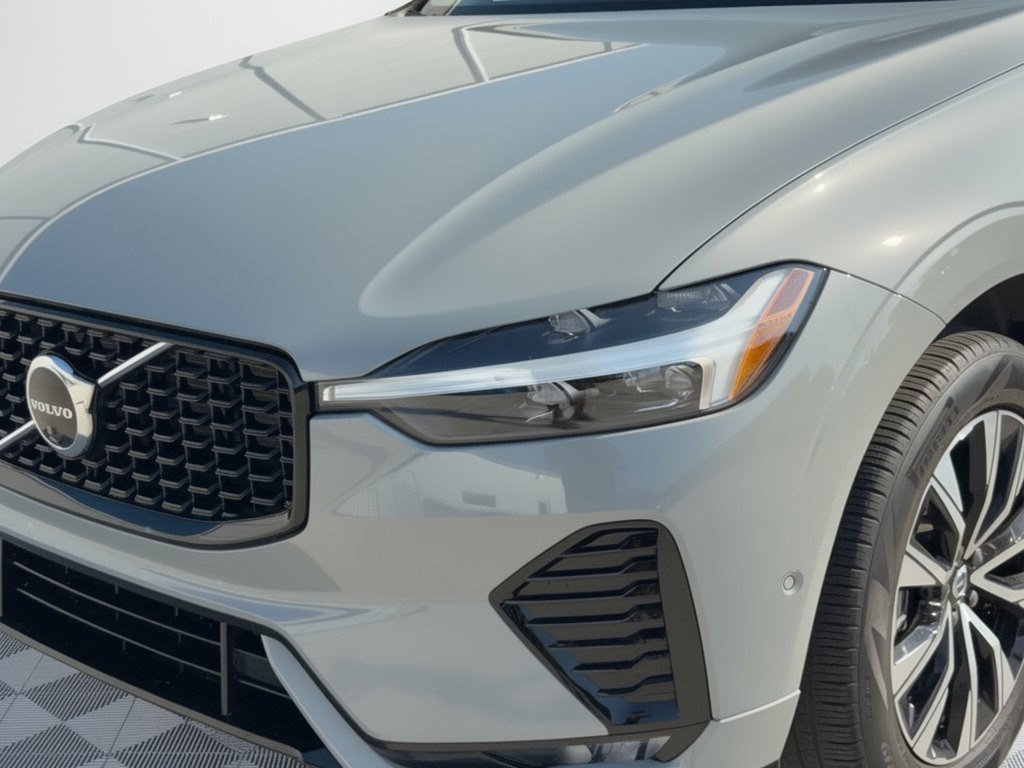 Certified 2024 Volvo XC60 B5 Plus AWD/4WD image 12