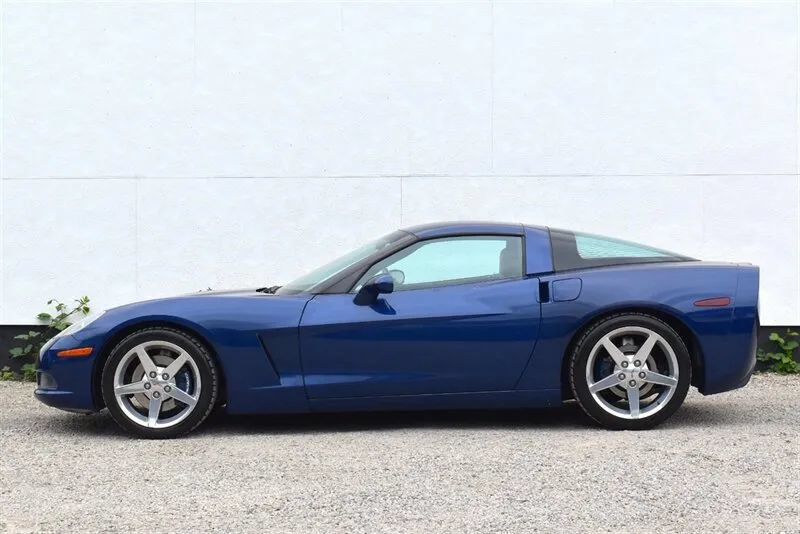Used 2005 Chevrolet Corvette Coupe w/ Preferred Equipment Group RWD image 12