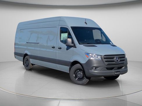 New 2025 Mercedes-Benz Sprinter 2500 image 1