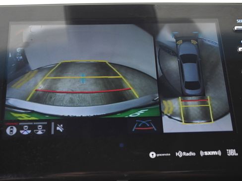 Used 2022 Toyota Avalon Touring w/ Advanced Safety Package image 18