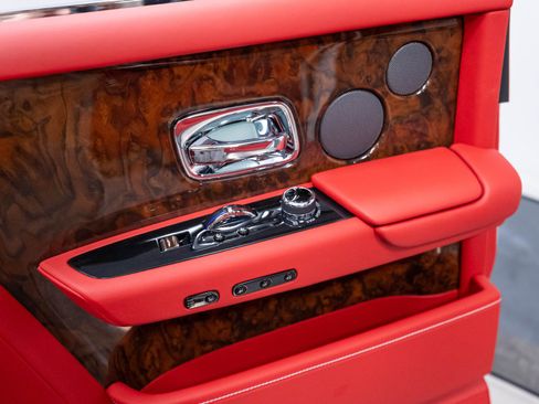 Used 2019 Rolls-Royce Phantom Sedan RWD image 23