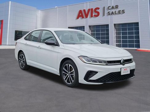Used 2025 Volkswagen Jetta Sport FWD image 9