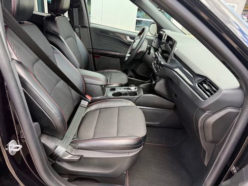 Certified 2023 Ford Escape ST-Line w/ Tech Pack #1 FWD image 17