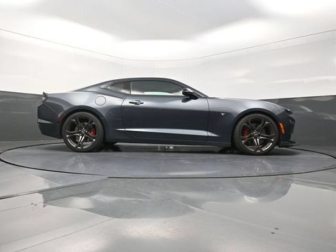 Used 2020 Chevrolet Camaro SS RWD image 35