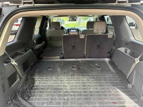Used 2020 Ford Expedition XLT w/ Equipment Group 202A RWD image 8