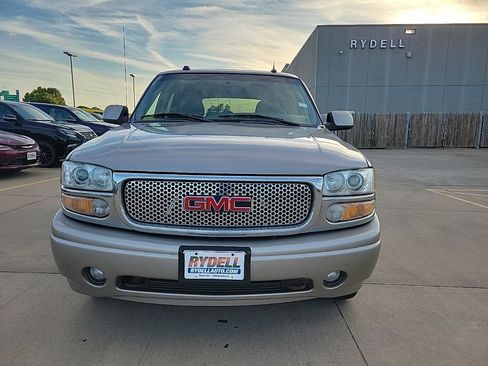 Used 2004 GMC Yukon Denali AWD/4WD image 8