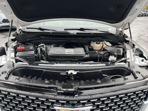 Used 2024 Cadillac Escalade ESV Premium Luxury image 28