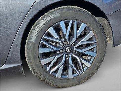 Used 2024 Nissan Altima 2.5 SV image 20