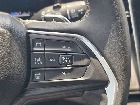Used 2024 Jeep Grand Cherokee Altitude AWD/4WD image 31