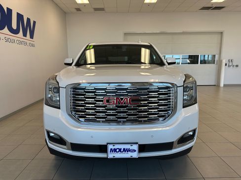 Used 2018 GMC Yukon XL Denali w/ Open Road Package AWD/4WD image 3