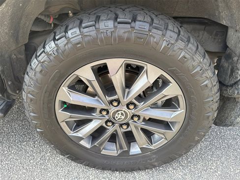 Used 2024 Toyota Land Cruiser image 19