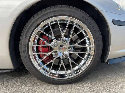 Used 2005 Chevrolet Corvette Coupe w/ Preferred Equipment Group RWD image 41