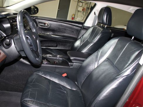 Used 2013 Toyota Avalon XLE FWD image 27