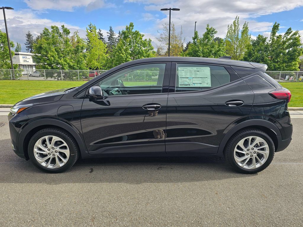 New 2027 Chevrolet Bolt LT w/ Comfort Package FWD image 8