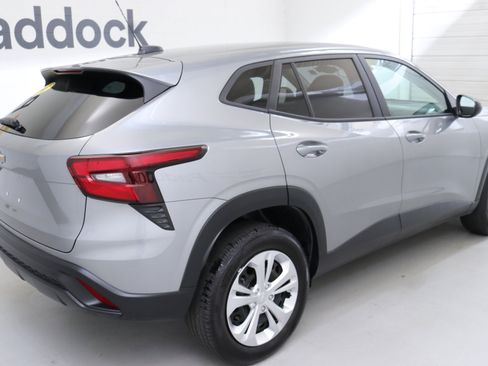 Used 2024 Chevrolet Trax LS image 8