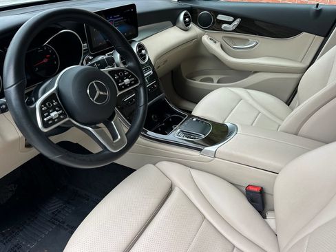Used 2021 Mercedes-Benz GLC 300 4MATIC image 11