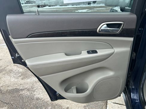 Used 2013 Jeep Grand Cherokee Laredo w/ Laredo E Group image 13