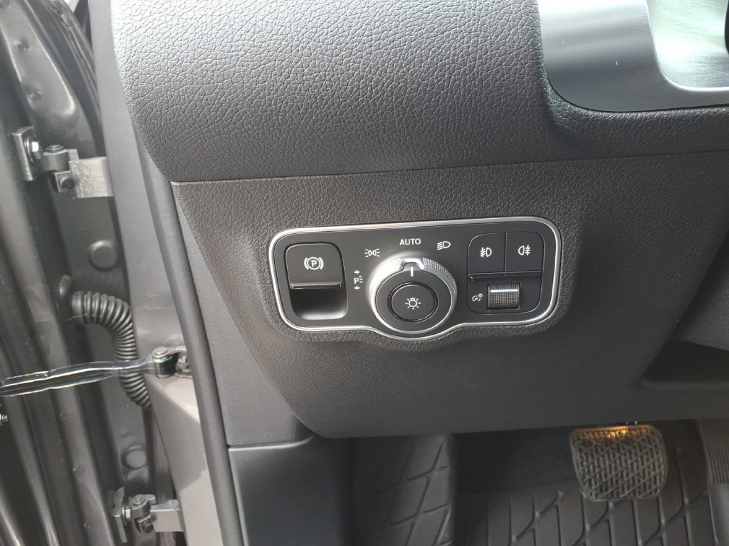 Certified 2026 Mercedes-Benz GLB 250 4MATIC image 17