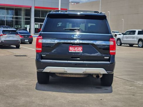 Used 2019 Ford Expedition XLT w/ Equipment Group 202A AWD/4WD image 6