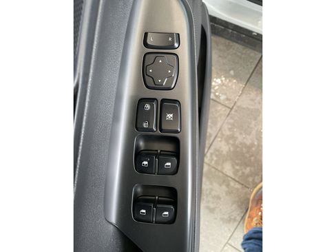 Used 2022 Hyundai Kona SE image 11