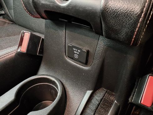 Used 2017 Jeep Wrangler Unlimited Sahara image 11