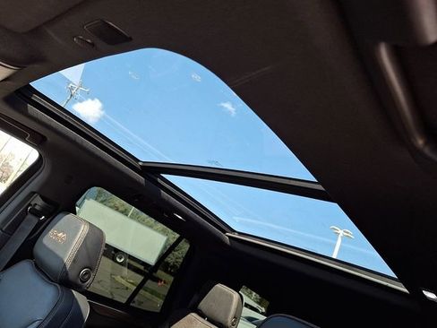 Used 2024 Chevrolet Tahoe High Country image 12