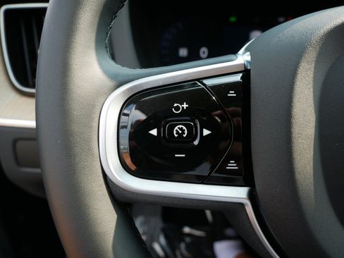 Certified 2026 Volvo XC60 B5 Ultra w/ Protection Package Premier AWD/4WD image 24