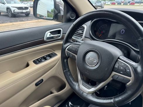 Used 2018 Jeep Grand Cherokee Limited w/ Luxury Group II AWD/4WD image 18