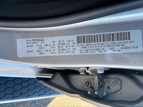 Used 2020 RAM 1500 Big Horn AWD/4WD image 3