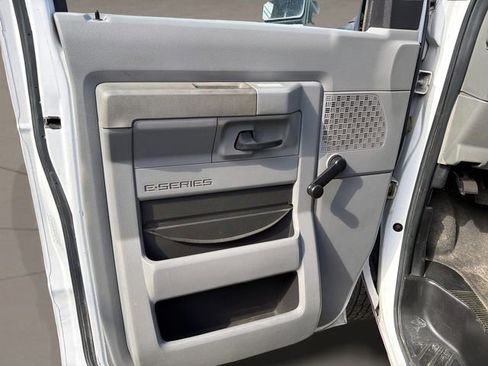 Used 2009 Ford E-350 and Econoline 350 Super Duty image 20