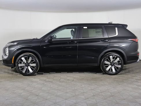New 2026 Mitsubishi Outlander SE image 19