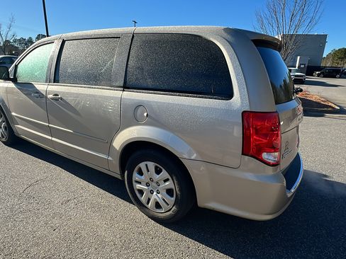 Used 2016 Dodge Grand Caravan SE w/ Quick Order Package 29E SE image 10