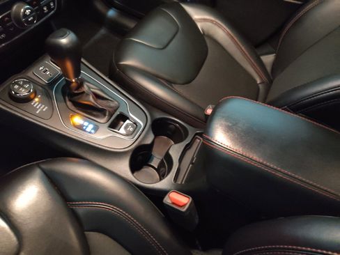 Used 2022 Jeep Cherokee Trailhawk w/ Comfort/Convenience Group image 26