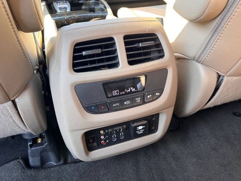 Used 2016 Honda Pilot Touring image 27