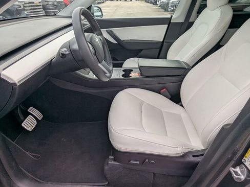 Used 2022 Tesla Model Y Performance image 23