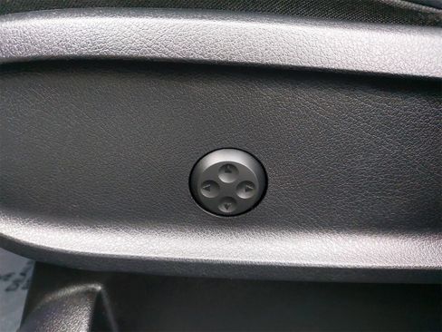 Used 2020 Mercedes-Benz GLB 250 4MATIC image 37