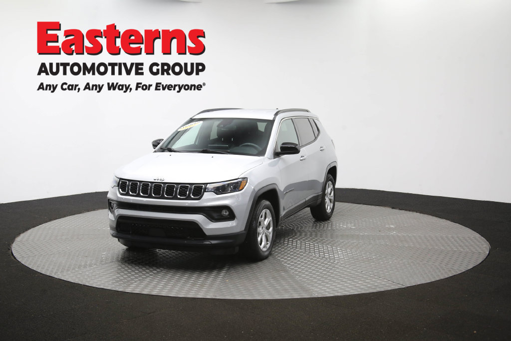 Used 2024 Jeep Compass Latitude AWD/4WD image 55