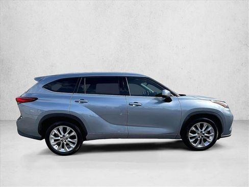 Used 2021 Toyota Highlander Limited FWD image 5