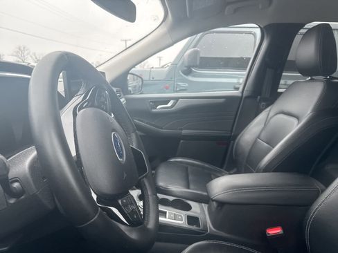 Used 2023 Ford Escape Platinum image 28