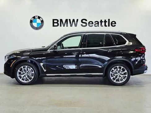 Used 2026 BMW X5 xDrive40i AWD/4WD image 3
