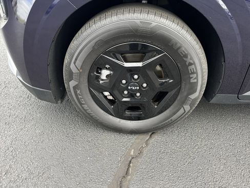 Used 2025 Kia Carnival image 10