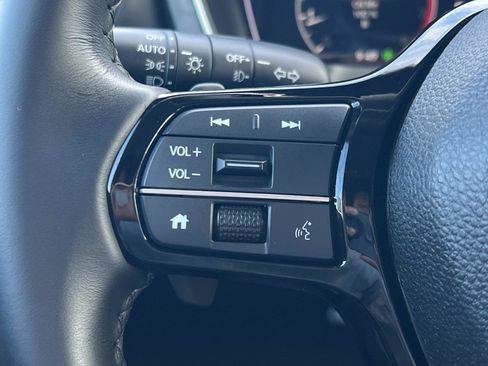 Used 2025 Honda Pilot EX-L image 9