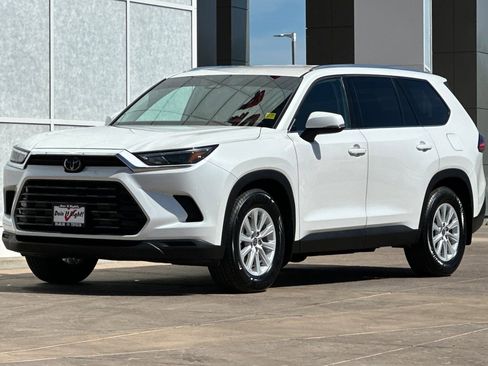 Certified 2024 Toyota Grand Highlander XLE image 10