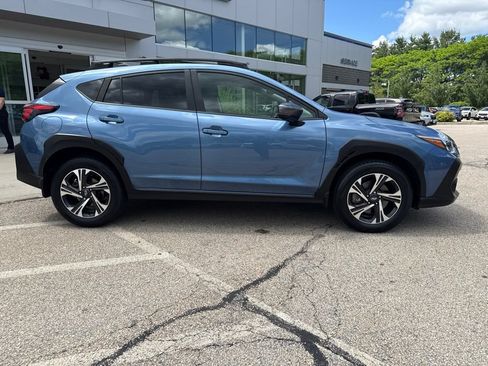 Used 2024 Subaru Crosstrek 2.0i Premium AWD/4WD image 2
