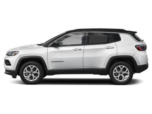 Used 2025 Jeep Compass Limited AWD/4WD image 3