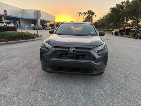 Used 2019 Toyota RAV4 LE image 8